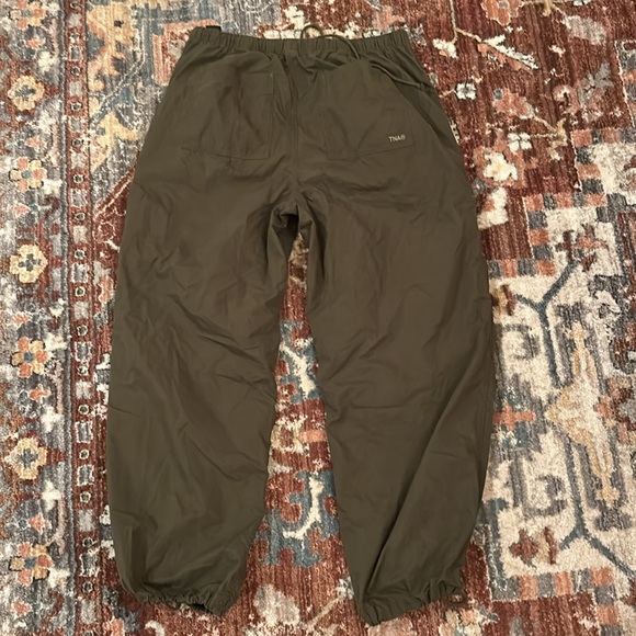 Tna Squad Pocket Parachute Pant - Aritzia Size XL, Fatigue color - Picture 3 of 5